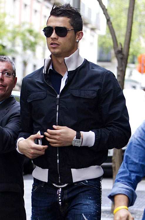 130814141846-cristiano-ronaldo-single-image-cut.jpg